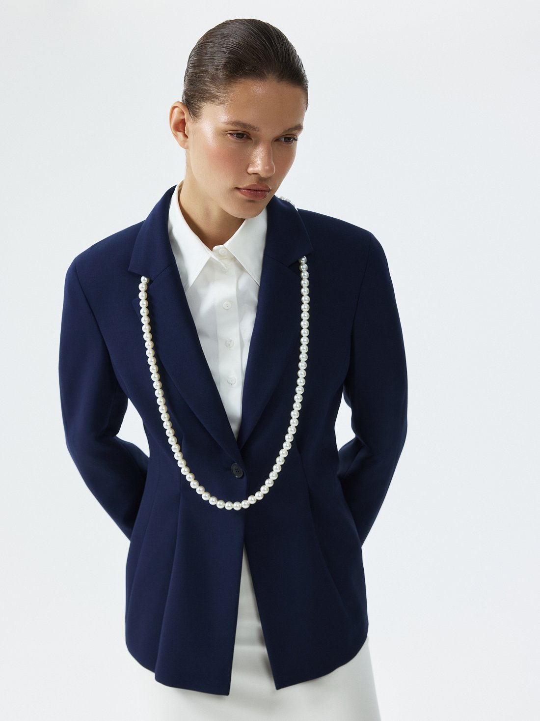 Приталенный жакет с защипами: фото №1